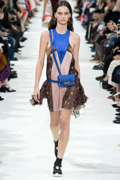 Look 26